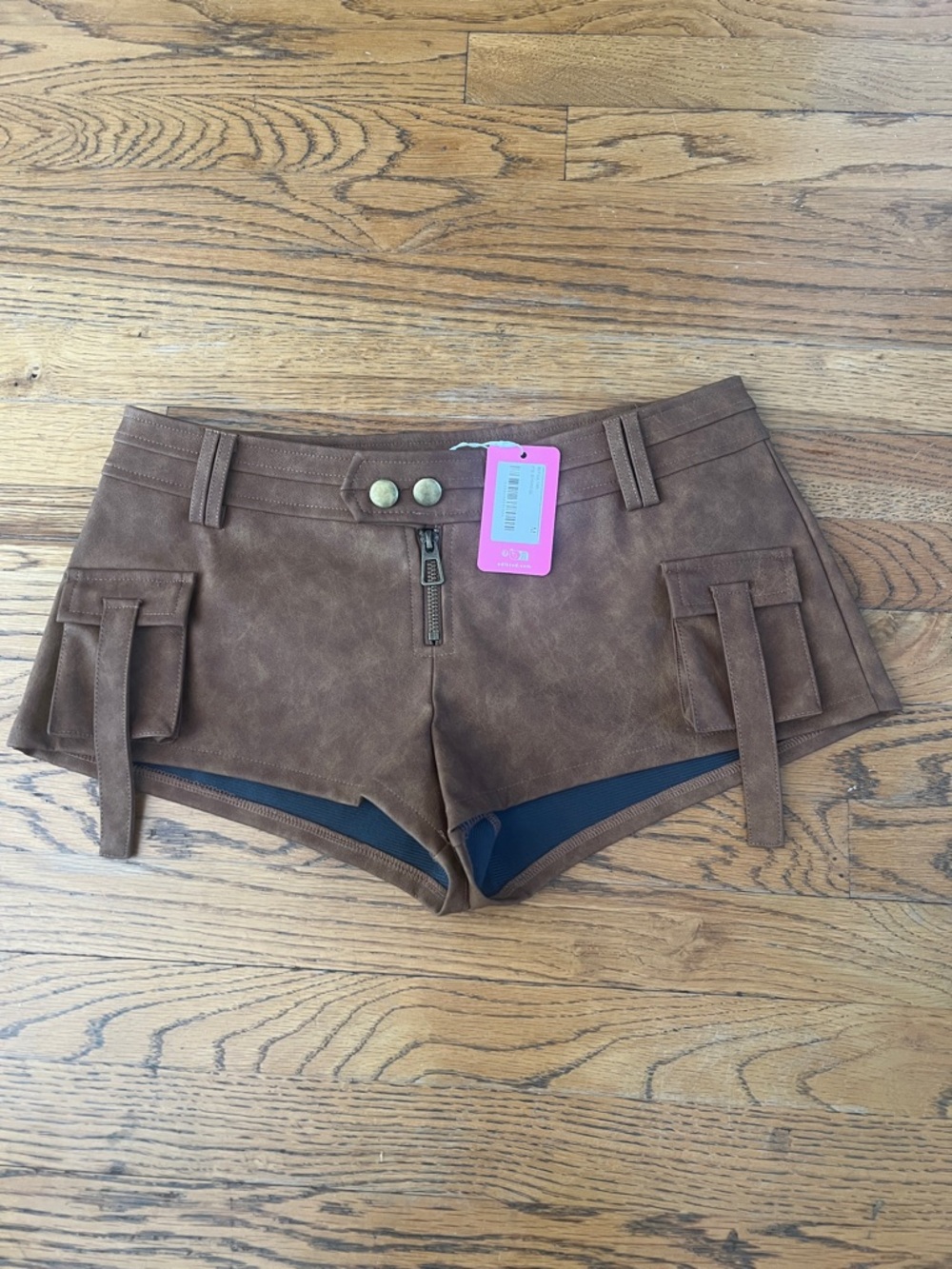 Sold Edikted
Women's Brown Washed Faux Leather Micro Cargo shorts NWT